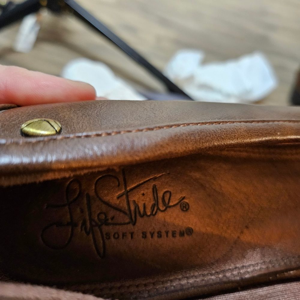 Women's Life Stride Faux Leather Brown Wedge Pump Slip On Shoe Size 11 Wide - Picture 13 of 13